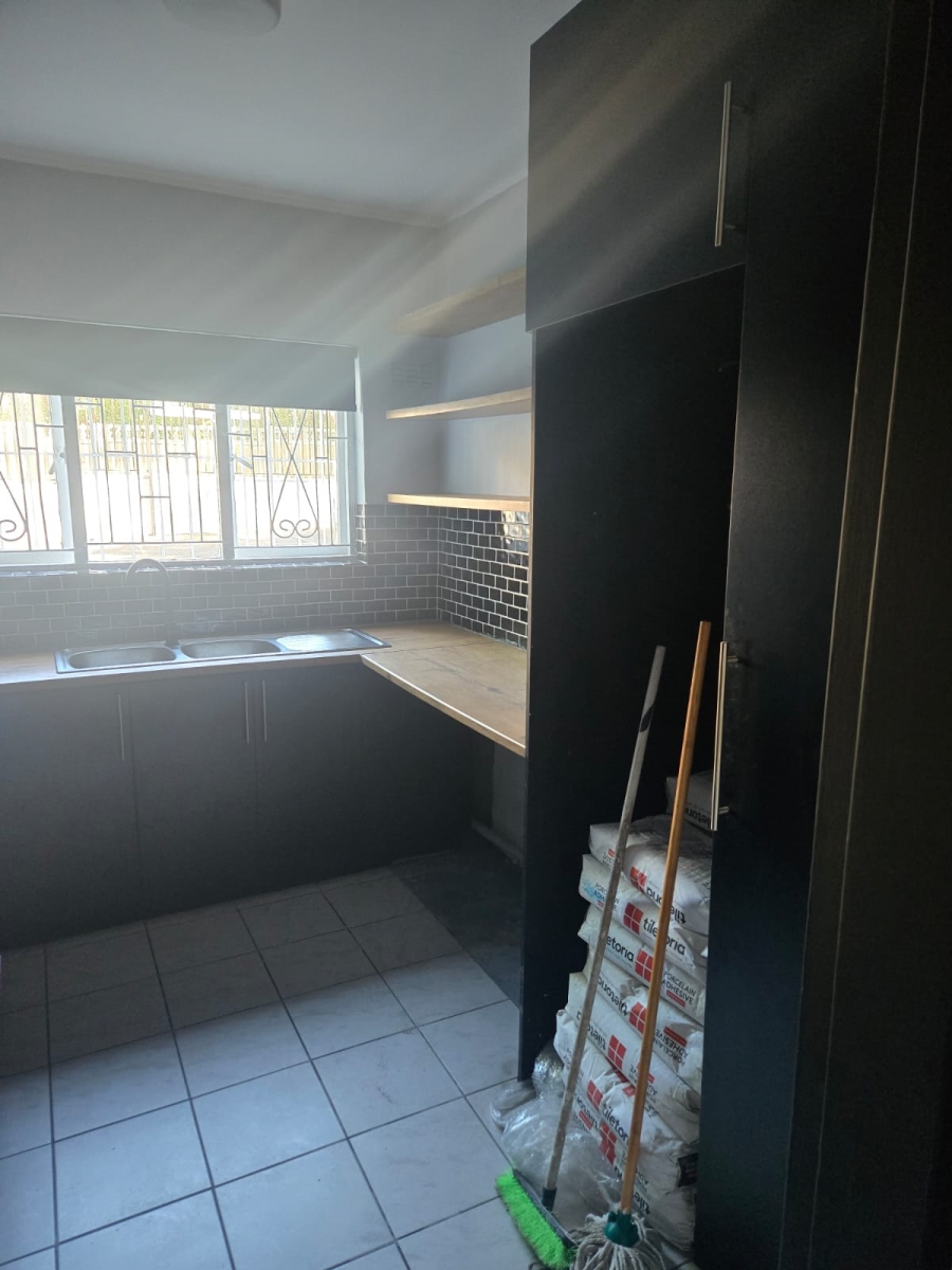 To Let 2 Bedroom Property for Rent in Kenilworth Western Cape